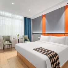 华盛主题宾馆(长沙树木岭地铁站湖南省工业贸易学校店)