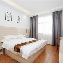 三尺巷客栈(桂林火车站象鼻山公园店)
