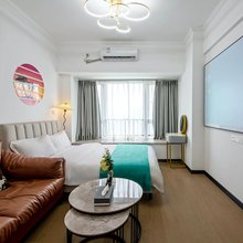 青映投影公寓(东郊记忆地铁站店)