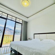 恩施大峡谷龙狮惠山庄