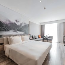 三亚中胜幸福度假酒店(三亚湾第一市场夜市店)