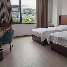 龙陵雨城快捷酒店