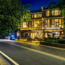 杭州青山影全屋智能180°山居湖景咖啡美宿(富阳龙鳞坝景区店)