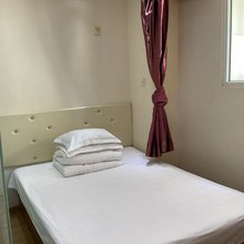 延吉阳光旅店(延边大学网红墙店)