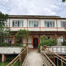 庄鸿湾旅店(自贡方特恐龙王国店)