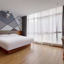 柏兰酒店(苏州吴江万宝财富广场店)