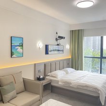柚见民宿(商丘万达店)