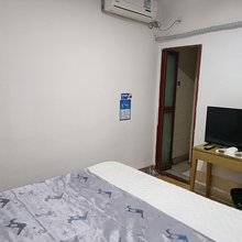 济南鑫辉招待所(泉城广场店)