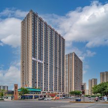 庭泊·泊尊酒店(六公里轻轨站店)