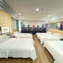 怀化777电竞酒店(高铁站体育中心店)