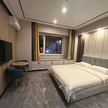 拾光小筑民宿(哈尔滨融创乐园太阳岛店)