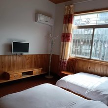 黟县慈溪桥客栈(卢村木雕楼景区店)