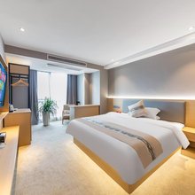 青季酒店(上饶万达广场店)