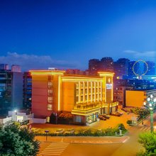 月牙云上酒店 (西南石油大学七一国际广场店)