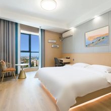 青鸟居假日民宿(吾悦广场店)