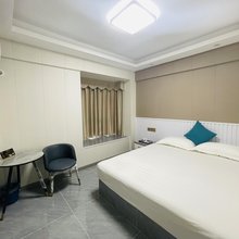 雨城公寓(成都东客站店)