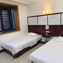 湘慈旅馆(贵阳黔灵山延安西路地铁站店)