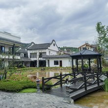 云里·鹿鸣(邛海大石板古村店)