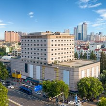 青岛金沙滩香江路地铁站亚朵酒店