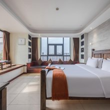 华琳酒店(宁波北仑银泰店)