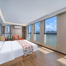心漫·悦江景影院酒店(宜昌三峡游客中心万达广场店)