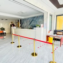 共和高原红酒店