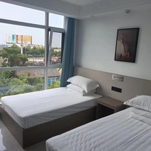 橙子酒店(岚山汽车站店)
