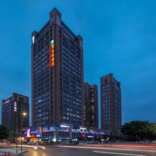 维也纳酒店(成都石油大学地铁站店)