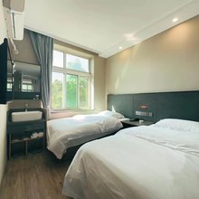 如家派柏·云酒店(丹东宽甸青山沟镇店)