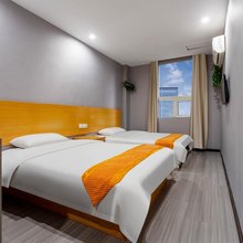 7+1城市酒店(武汉华中科技大学光谷广场店)