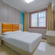 鸿福公寓(郑州高铁东站店)