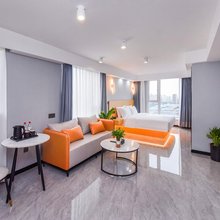 麓笙LOFT高空民宿(重庆西站二郎地铁站店)