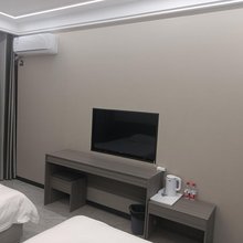 悦江澜酒店(潢川火车站店)