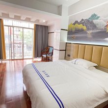 岑溪蓝天宾馆(探花汽车站店)