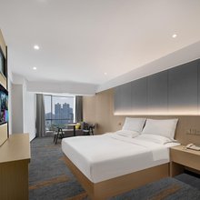 柏顿酒店(石桥铺地铁站店)