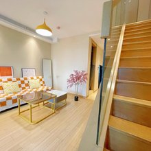 西西LOFT公寓(江夏客厅地铁站江夏永旺梦乐城店)
