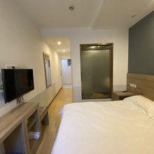 廷庭酒店(宁国路地铁站店)