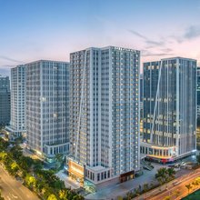 武汉光谷科技会展中心高科园亚朵酒店