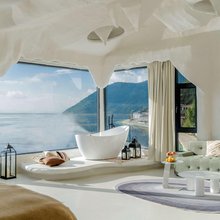 山语海|纯白洞穴海景Holiday Hotel ·观景设计师民宿(纳帕海店)