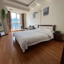 半夏时光影院民宿(武汉欢乐谷园林路地铁站店)