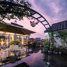 腾冲市花中云阁温泉客栈(来凤山国家森林公园店)