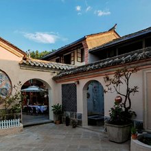 云隐九度民宿(高黎贡国际旅游城店)