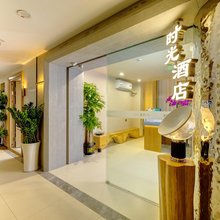 HELLO时光民宿(武汉站欢乐谷店)