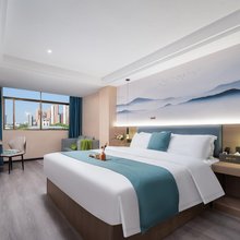 鸿天W酒店(赣州江南宋城步步高新天地店)