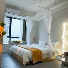 长沙亚兰·W酒店(荟聚洋湖湿地地铁站店)