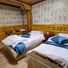 贡嘎山藏俗客栈