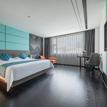 多曼青悦酒店(南宁仙葫大道东方广场店)