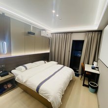 极米轻奢酒店(西工程大西科大临潼校区地铁站店)