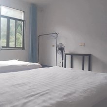 黄荆老林晨晨别院(黄长公路分店)