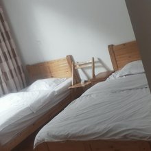 宝兴逸萱客栈